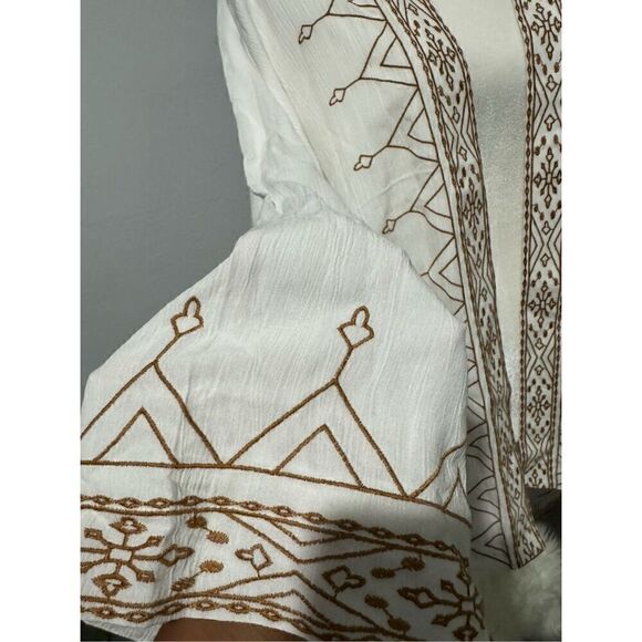 Chico’s white Embroidered kimono open front L/Xl - Picture 4 of 7